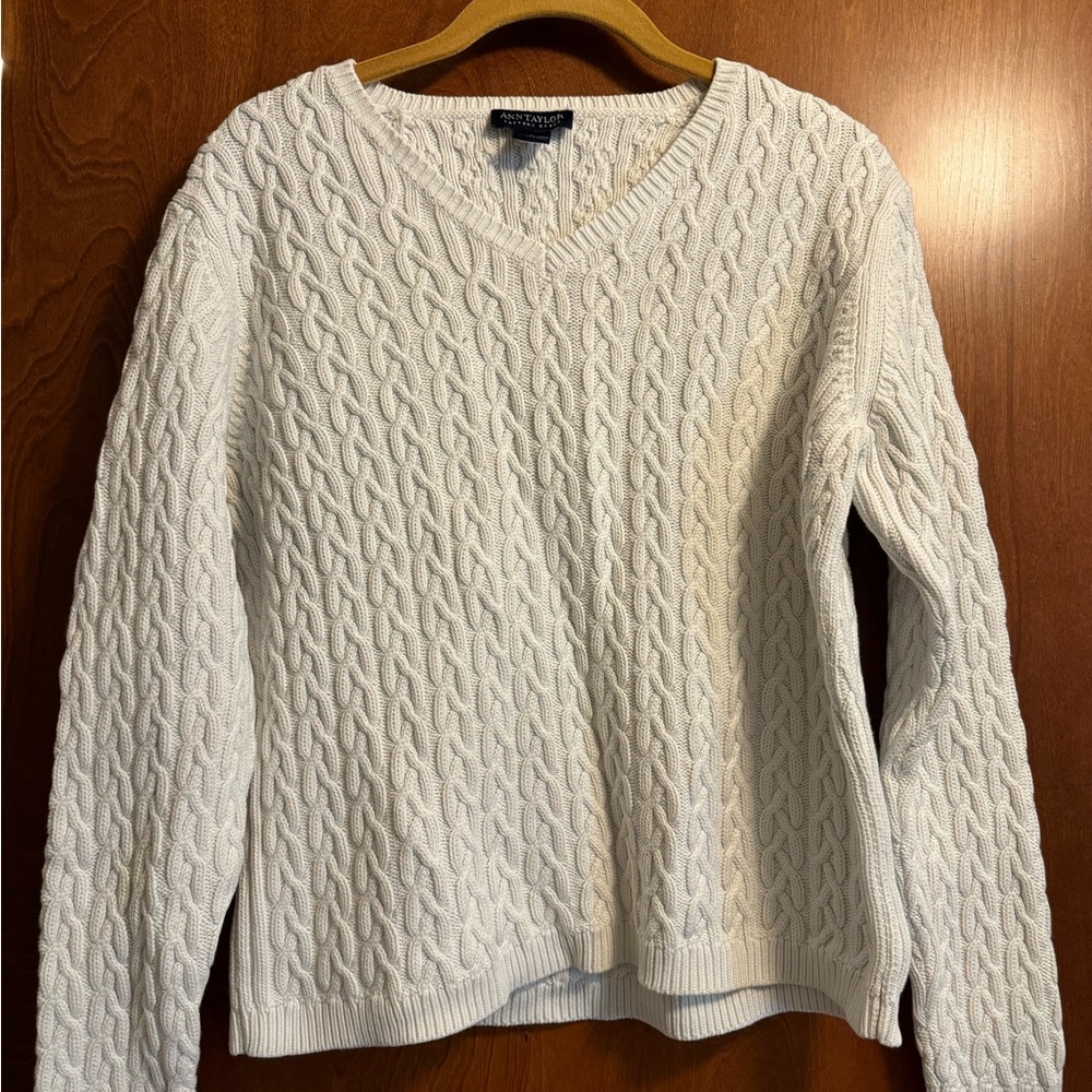 Ann Taylor White V-Neck Cable Knit Sweater